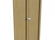 Наполнение двухстворчатого шкафа с деревянными дверьми и вешалкой