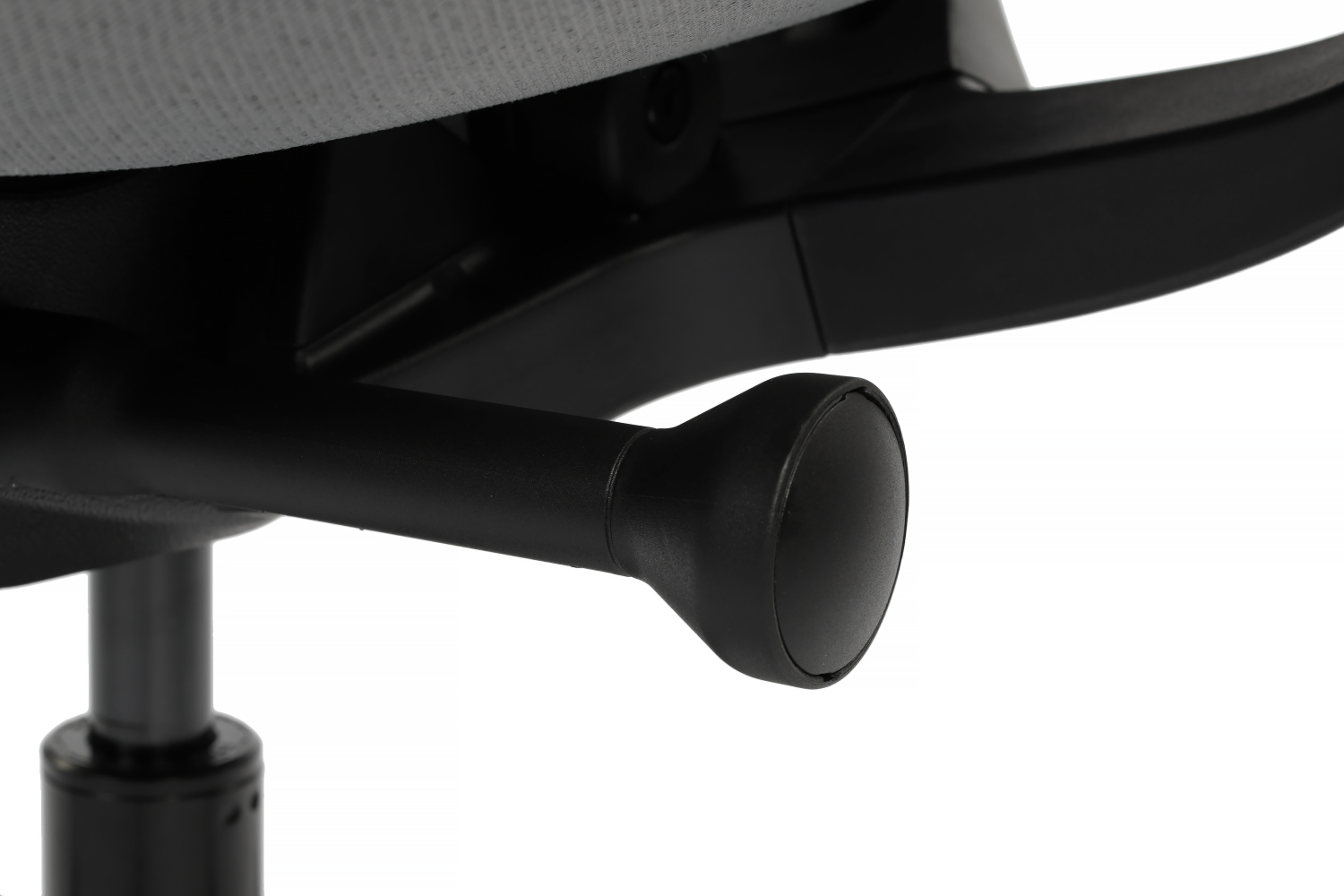 Эргономичное кресло Riva Antler EAN-001A черный пластик