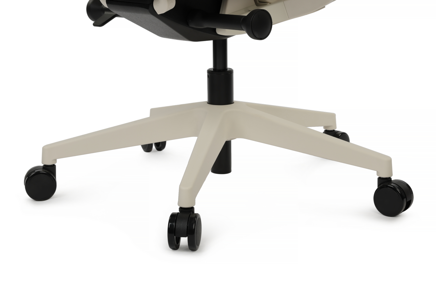 Эргономичное кресло Riva Antler EAN-001AW белый пластик